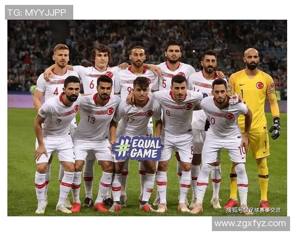 重庆足球队在世界杯预选赛中以57分稳居积分榜首位展现强劲实力 重庆足球队在世界杯预选赛中以57分稳居积分榜首位展现强劲实力