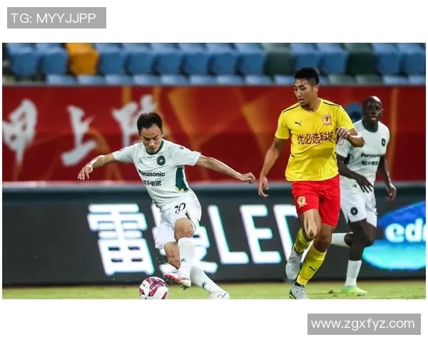 武汉足球队在钻石联赛积分榜上以69分稳居第一名展现强劲实力 武汉足球队在钻石联赛积分榜上以69分稳居第一名展现强劲实力