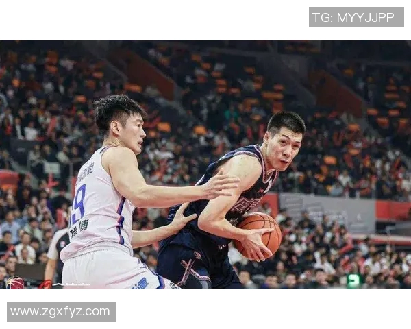 任骏飞在篮球赛场的崛起与挑战展现了中国篮球新生代的无限潜力与希望