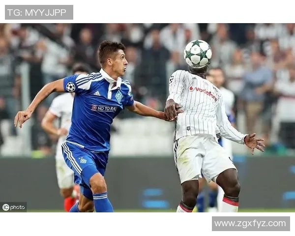 莫斯科迪纳摩队主场迎战乌法球队全力争胜的精彩对决 莫斯科迪纳摩队主场迎战乌法球队全力争胜的精彩对决