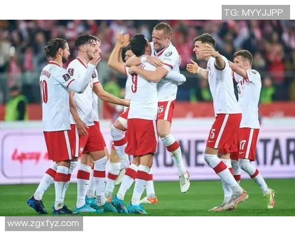 莱万领衔新一届足球盛宴展现超凡实力与团队精神 莱万领衔新一届足球盛宴展现超凡实力与团队精神